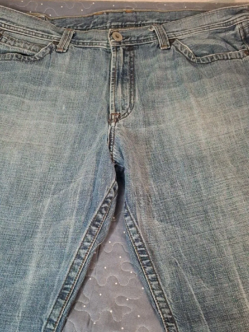Lucky Brand Men's Blue Distressed Denim Jeans size 38